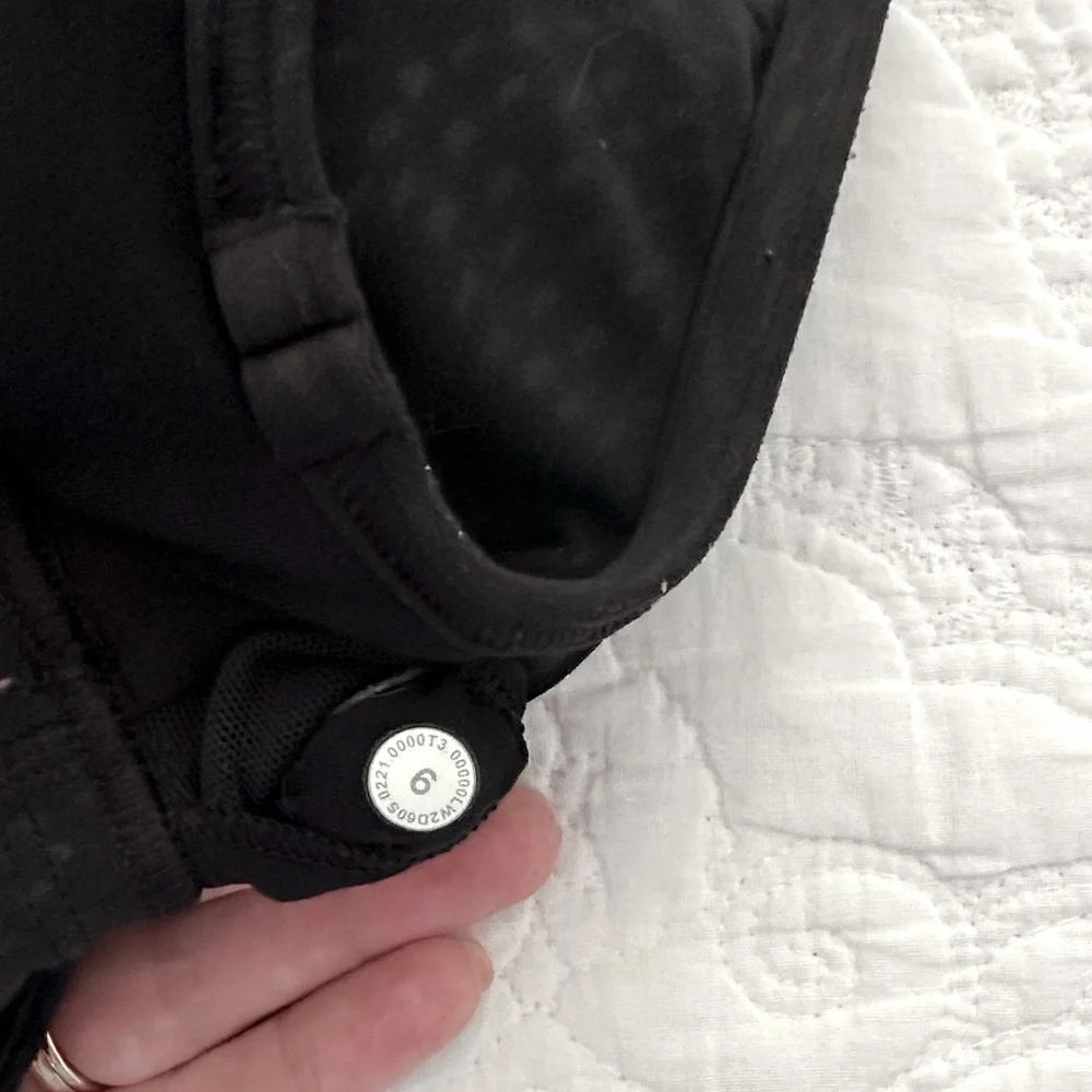 Lululemon Nulu and Mesh Athletic Yoga Sports Bra Size 6 Jewel Emboss Black - Picture 5 of 5